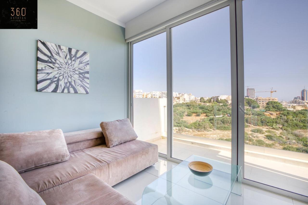 Beautiful Hill Apt, With Balcony, Seaviews & Wifi By 360 Estates Apartman San Ġiljan Kültér fotó